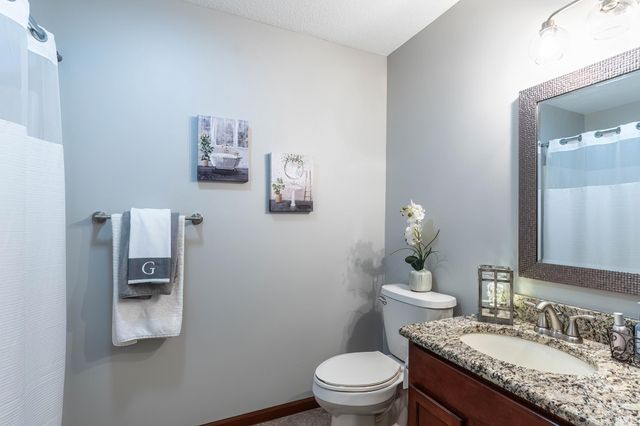 17505 Juniper Lane, Leo, IN 46765