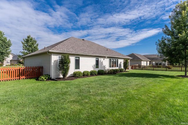 17505 Juniper Lane, Leo, IN 46765