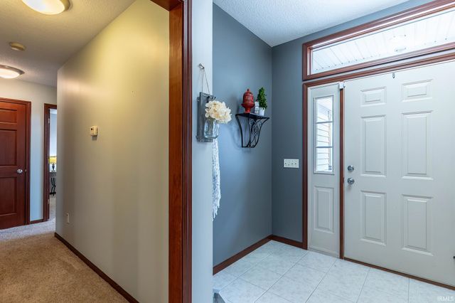 17505 Juniper Lane, Leo, IN 46765