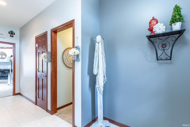 17505 Juniper Lane, Leo, IN 46765