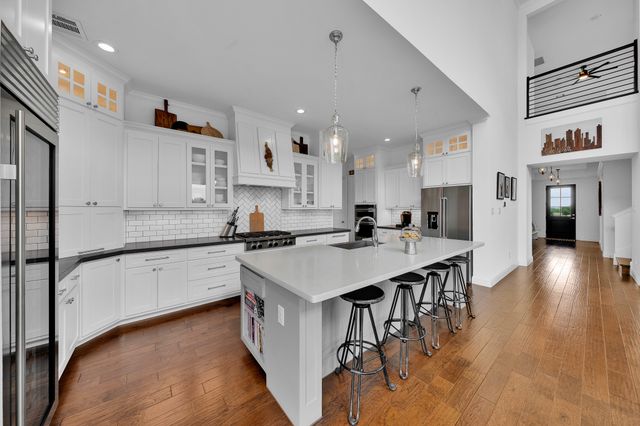 13616 Walsh Avenue, Fort Worth, TX 76008