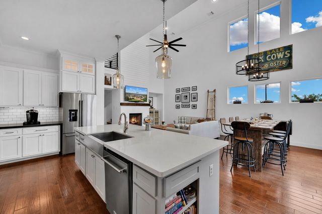 13616 Walsh Avenue, Fort Worth, TX 76008