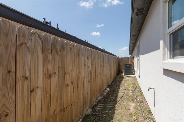 1006 Sugar Garden Drive, Pharr, TX 78577
