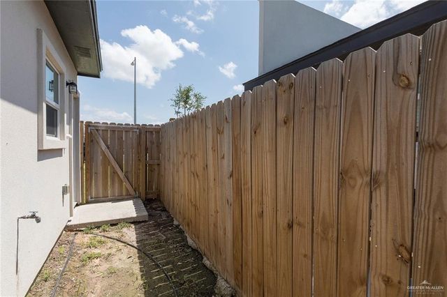 1006 Sugar Garden Drive, Pharr, TX 78577
