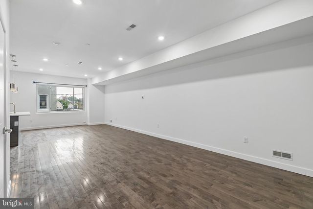 1945 N 7TH ST, Philadelphia, PA 19122