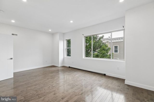 1945 N 7TH ST, Philadelphia, PA 19122