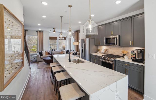 3033 NINA CLARKE DR, Rockville, MD 20850