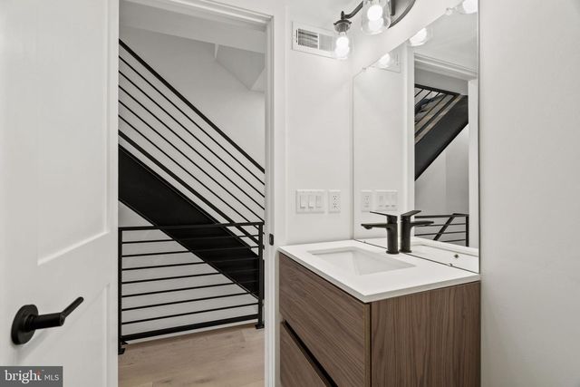 2209 MONTROSE ST, Philadelphia, PA 19146