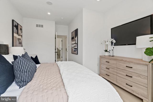 2209 MONTROSE ST, Philadelphia, PA 19146