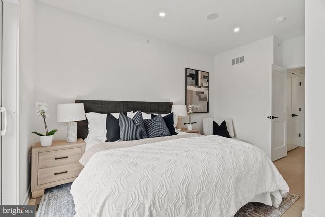 2209 MONTROSE ST, Philadelphia, PA 19146