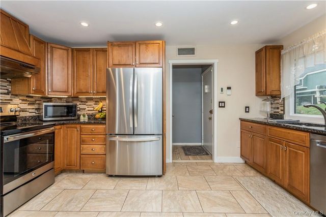 33 Heritage Hills A, Somers, NY 10589