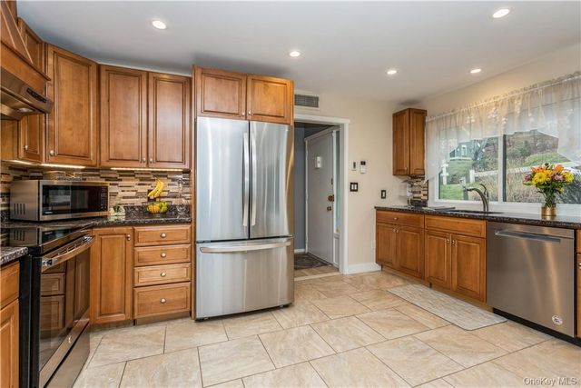 33 Heritage Hills A, Somers, NY 10589