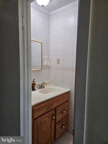 9 HORNBLENDE LN, Willingboro, NJ 08046