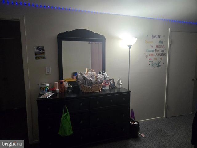 9 HORNBLENDE LN, Willingboro, NJ 08046