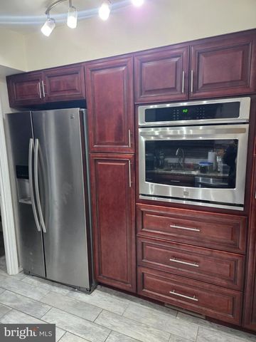 9 HORNBLENDE LN, Willingboro, NJ 08046