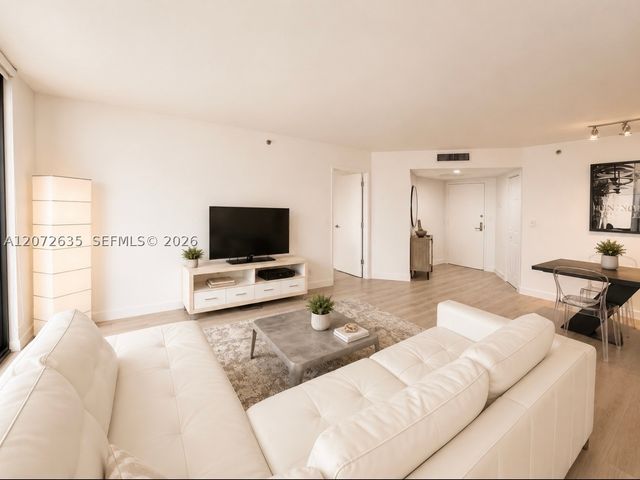 3300 NE 192nd St 1713, Aventura, FL 33180