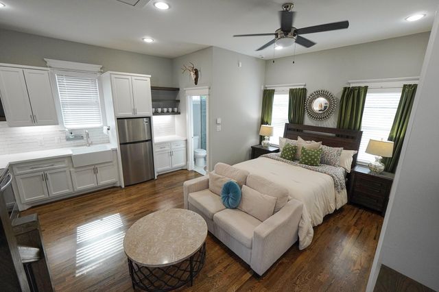 835 E 27th Street A, Houston, TX 77009