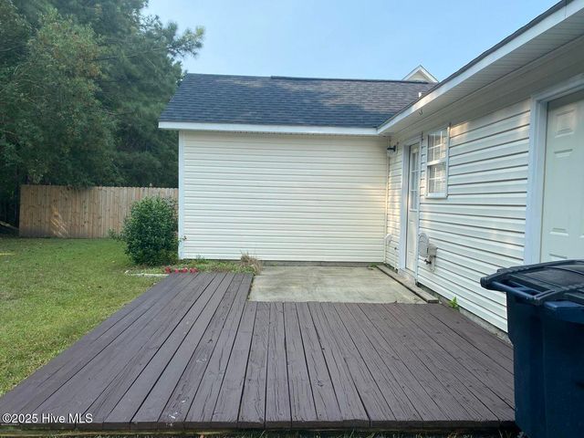 105 Providence Drive, Jacksonville, NC 28546
