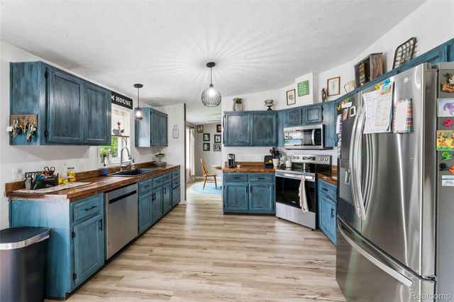 1336 W Hurd Road, Vienna Charter Township, MI 48420