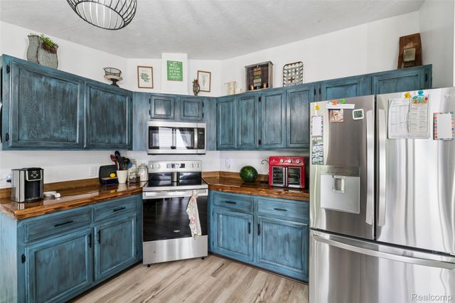 1336 W Hurd Road, Vienna Charter Township, MI 48420