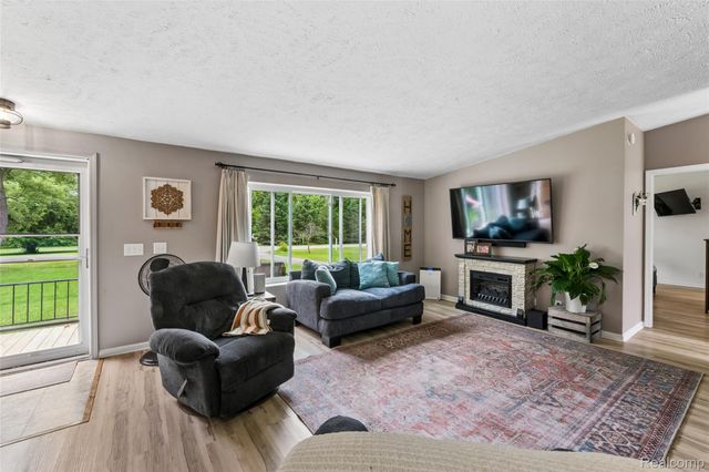 1336 W Hurd Road, Vienna Charter Township, MI 48420
