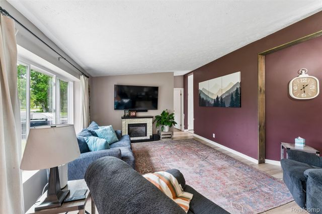 1336 W Hurd Road, Vienna Charter Township, MI 48420