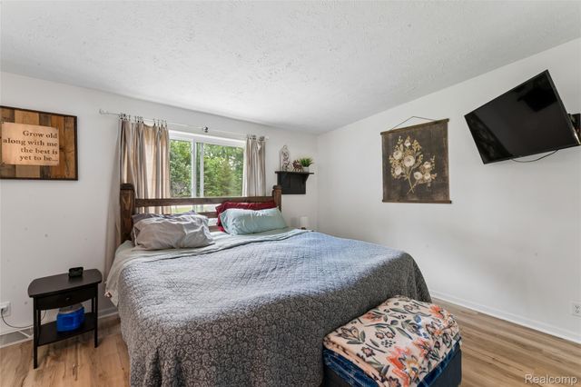 1336 W Hurd Road, Vienna Charter Township, MI 48420