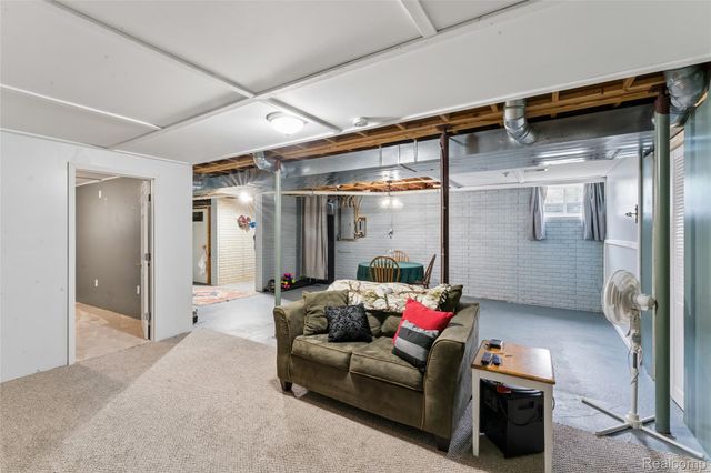 1336 W Hurd Road, Vienna Charter Township, MI 48420