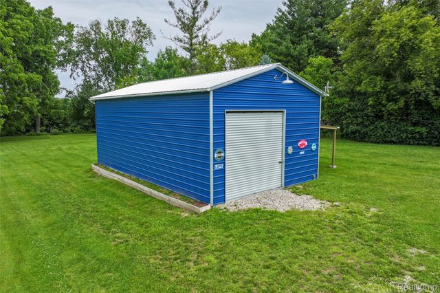 1336 W Hurd Road, Vienna Charter Township, MI 48420