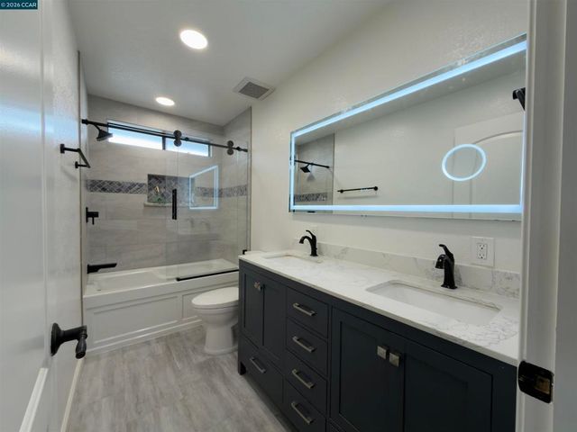 8240 Rhoda Ave, Dublin, CA 94568