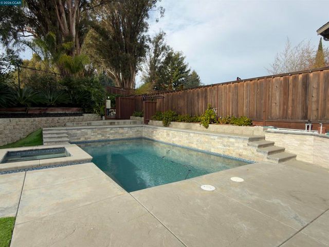 8240 Rhoda Ave, Dublin, CA 94568