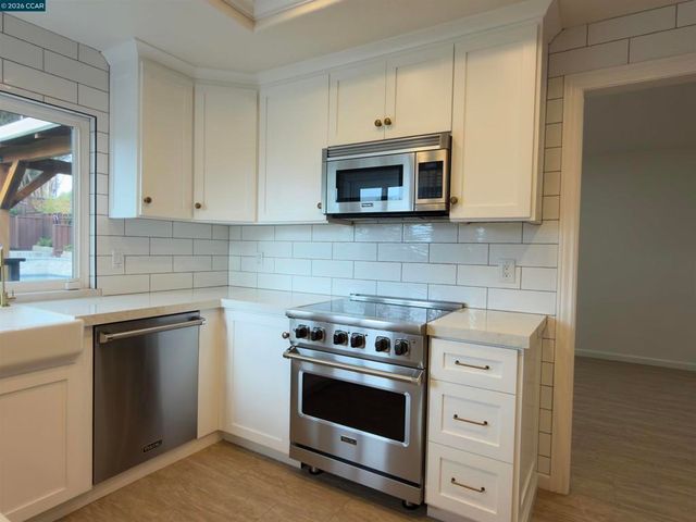 8240 Rhoda Ave, Dublin, CA 94568