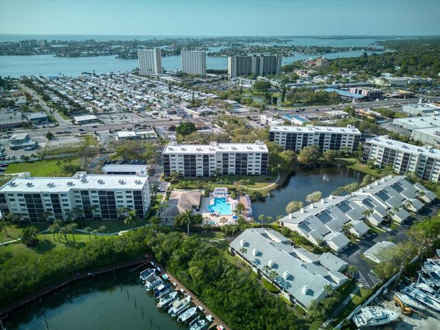 1324 PASADENA AVENUE S 201, South Pasadena, FL 33707