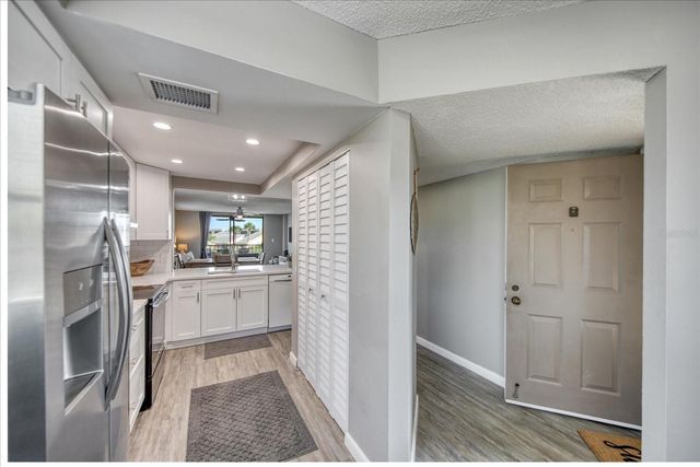 1324 PASADENA AVENUE S 201, South Pasadena, FL 33707
