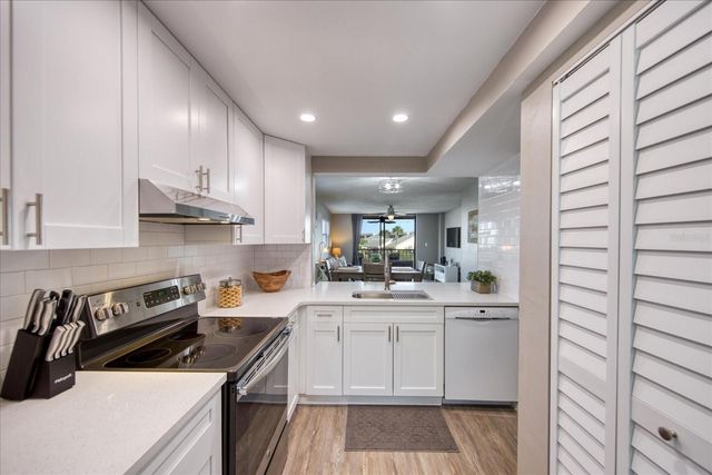 1324 PASADENA AVENUE S 201, South Pasadena, FL 33707