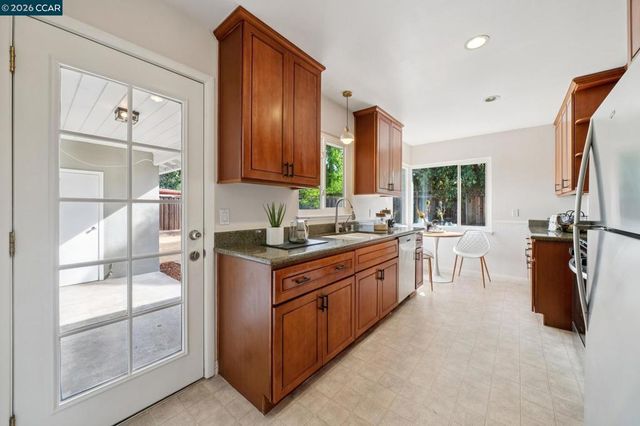 2137 Holbrook Drive, Concord, CA 94519