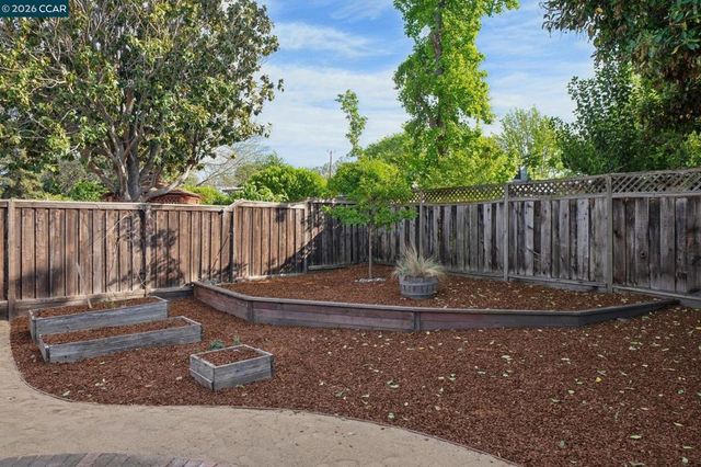 2137 Holbrook Drive, Concord, CA 94519