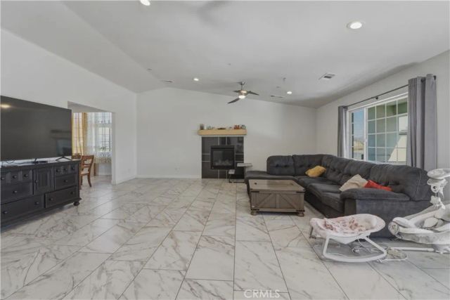 15688 Winnebago, Apple Valley, CA 92307
