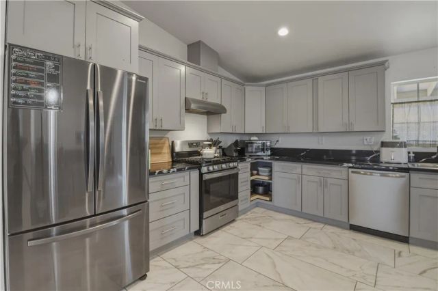 15688 Winnebago, Apple Valley, CA 92307