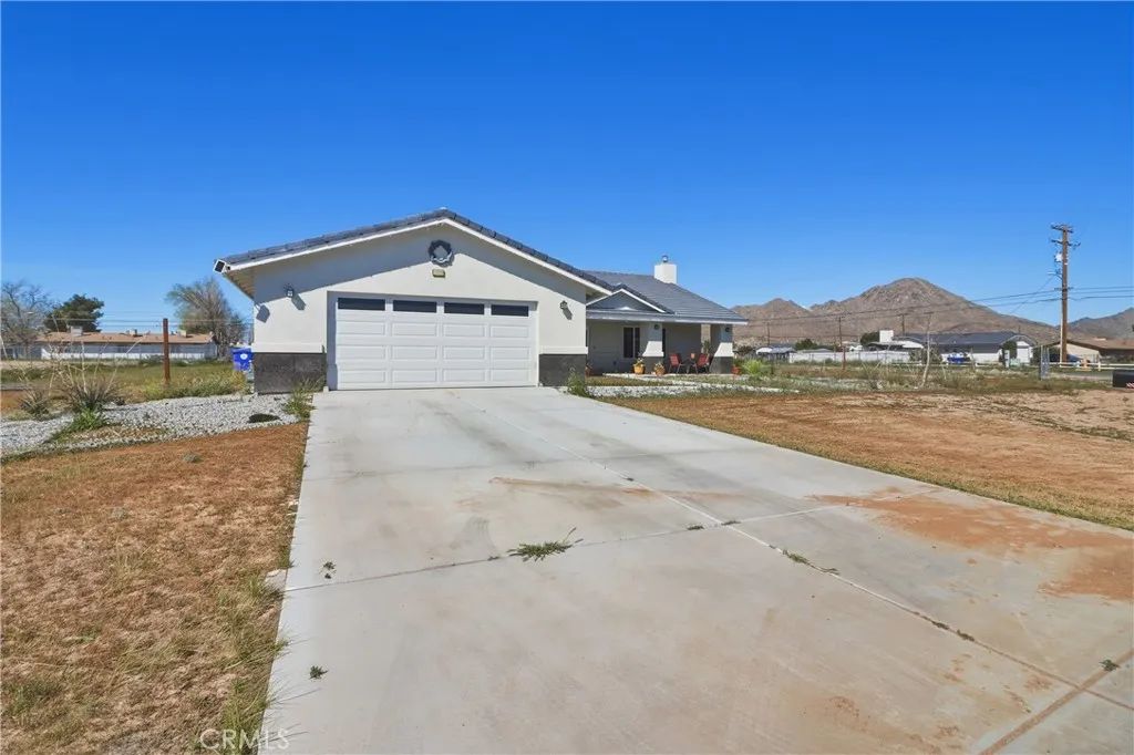 15688 Winnebago, Apple Valley, CA 92307