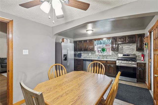 422 Mifflin St, West Mifflin, PA 15122