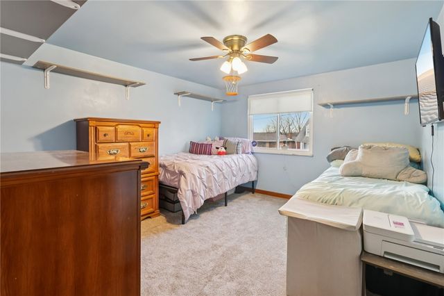 422 Mifflin St, West Mifflin, PA 15122