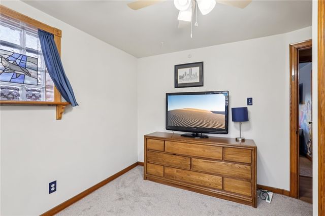 422 Mifflin St, West Mifflin, PA 15122