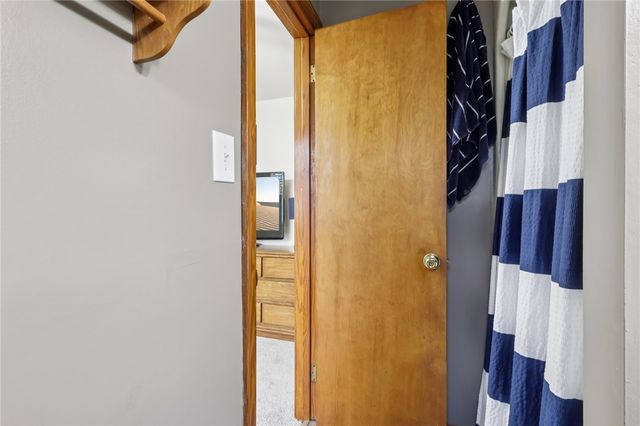 422 Mifflin St, West Mifflin, PA 15122