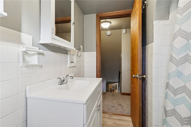 422 Mifflin St, West Mifflin, PA 15122