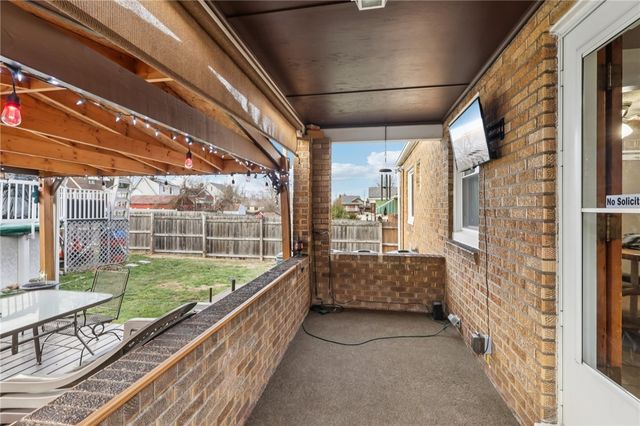 422 Mifflin St, West Mifflin, PA 15122