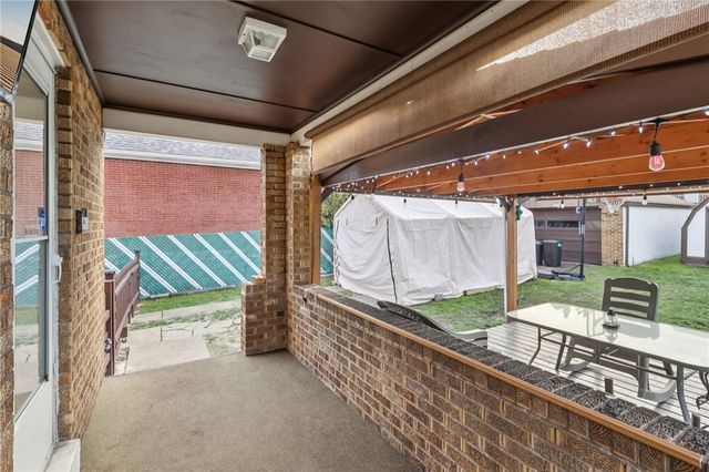 422 Mifflin St, West Mifflin, PA 15122