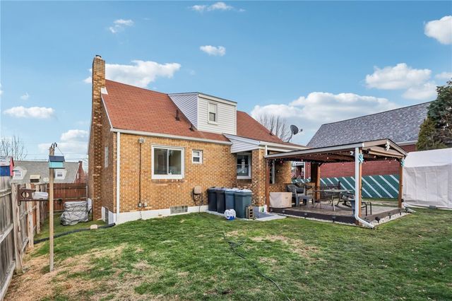 422 Mifflin St, West Mifflin, PA 15122