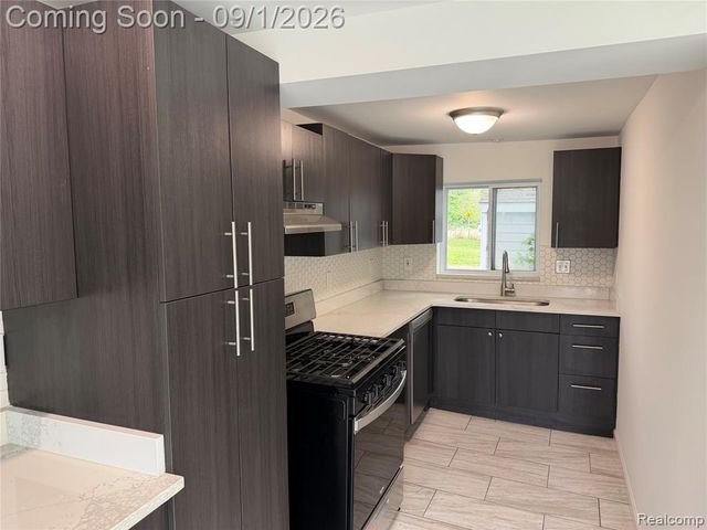3545 Union Lake Road, Commerce Twp, MI 48382