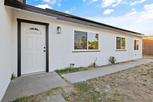 8728 E Khan Street, Selma, CA 93662